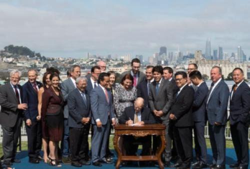 美加州州长签15项提案解住房危机 华裔财务长点赞